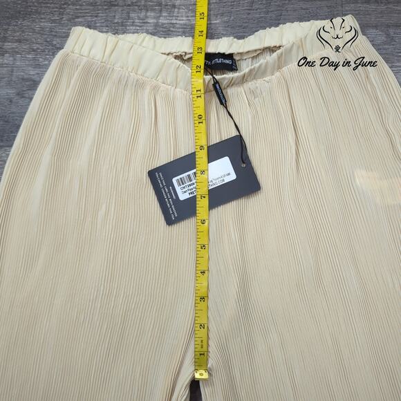 Prettylittlethings High Waisted Wide Leg Trouser Pants Size 4 - Picture 4 of 6